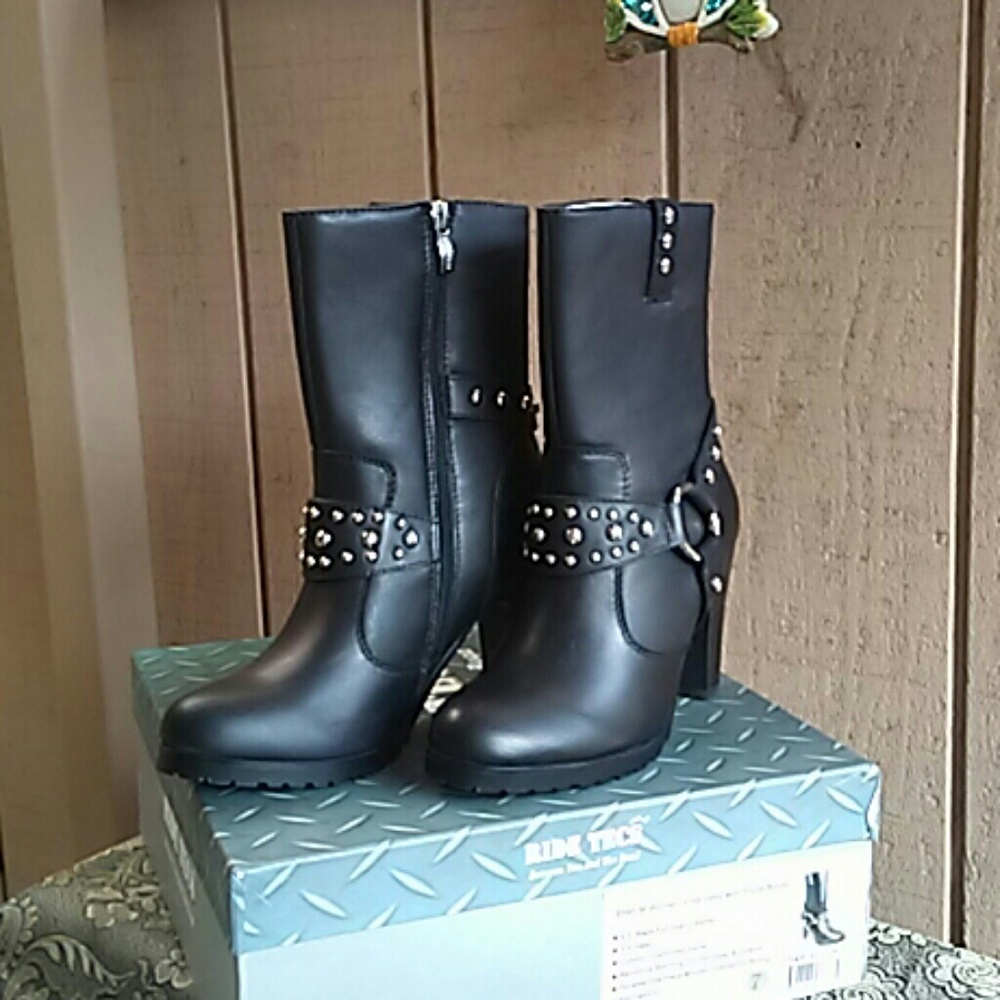 Women's boots